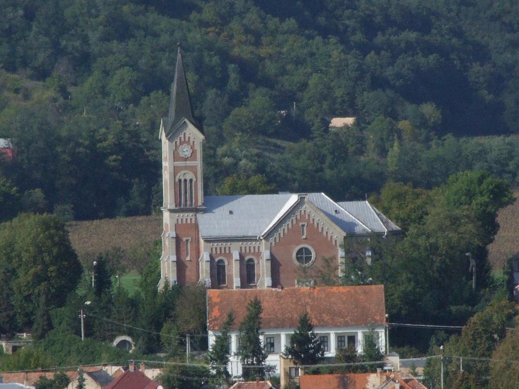 Penzion Julkin Dvor Krupina エクステリア 写真